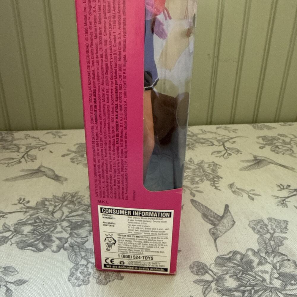 Vtg 1996 BARBIE DOLL Walt Disney World 25th Anniversary Damaged Box NIB - Picture 5 of 7